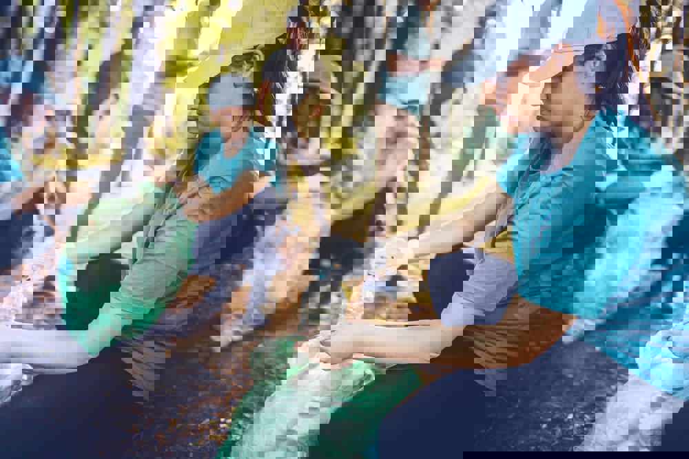 Cleaning the environment together