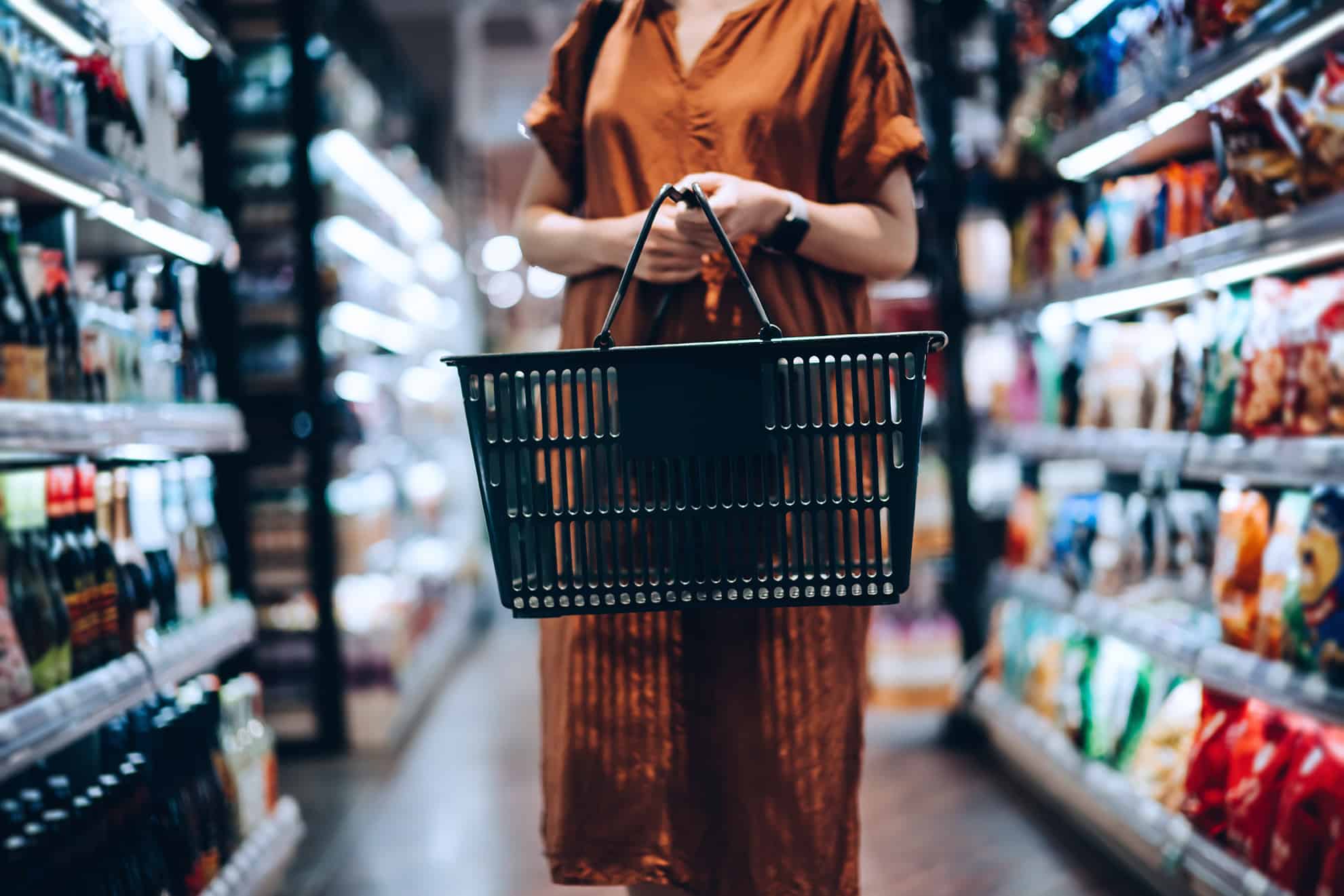Reliable on-shelf availability for CPG brands can be a challenge. Discover how solutions such as demand sensing, data harmonization, and AI-driven forecasting can help prevent stockouts. 