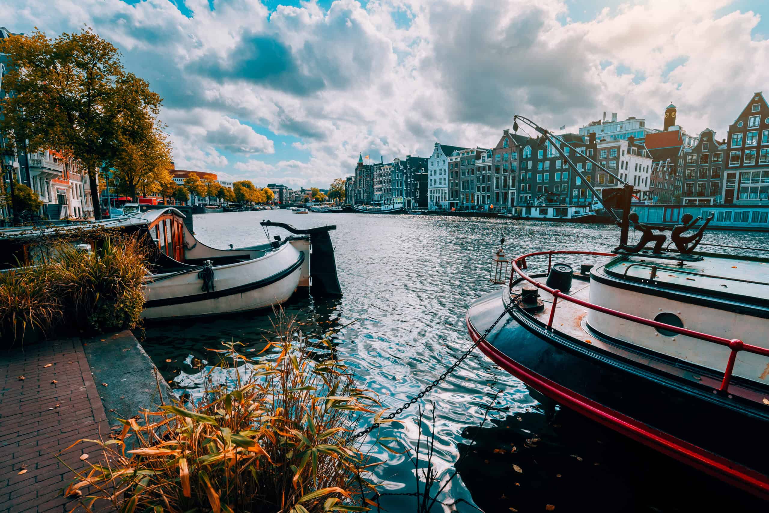 Explore the city of Amsterdam during e2open Connect 2025! Hop a train and visit the canals, the Riksmusuem, historic districts, or local restaurants. 