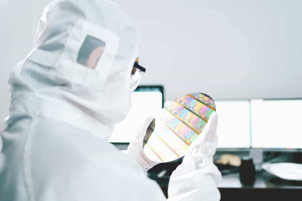 Global semiconductor manufacturer manages disruption, adapts to strategy changes Global semiconductor manufacturer manages disruption, adapts to strategy changes